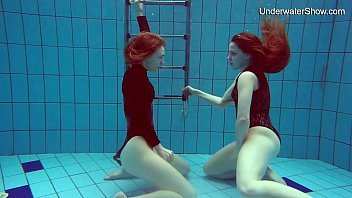 Diana & Simonna Get Wet And Wild In The Pool