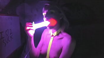 Glowing Porn - Glowing Dildo Porn Videos - LetMeJerk